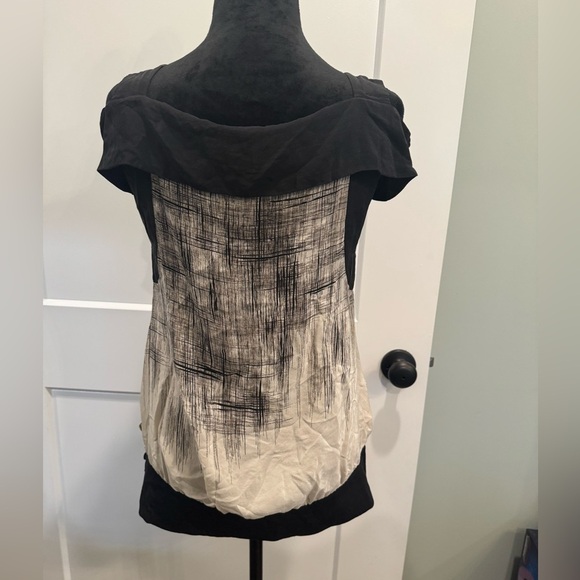 Anthropologie MAEVE Size 4 Cream & Black Geomtric Print Silk Blouse off shoulder - Picture 3 of 8